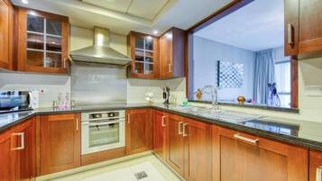 Apartment, Balcony | Private kitchen