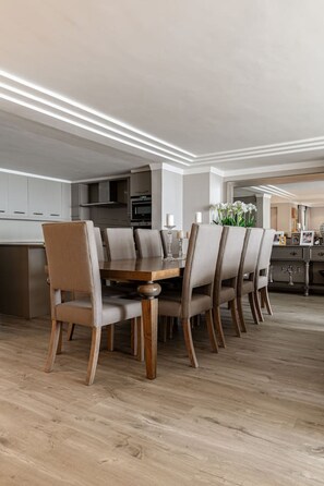 Apartment, Smoking | 4 bedrooms - Bantry Place - Luxury Apartment (Cape Town)