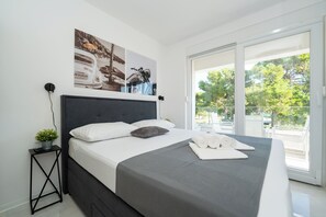 2 bedrooms, iron/ironing board, free WiFi, bed sheets