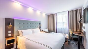 Soundproofing, free WiFi, bed sheets