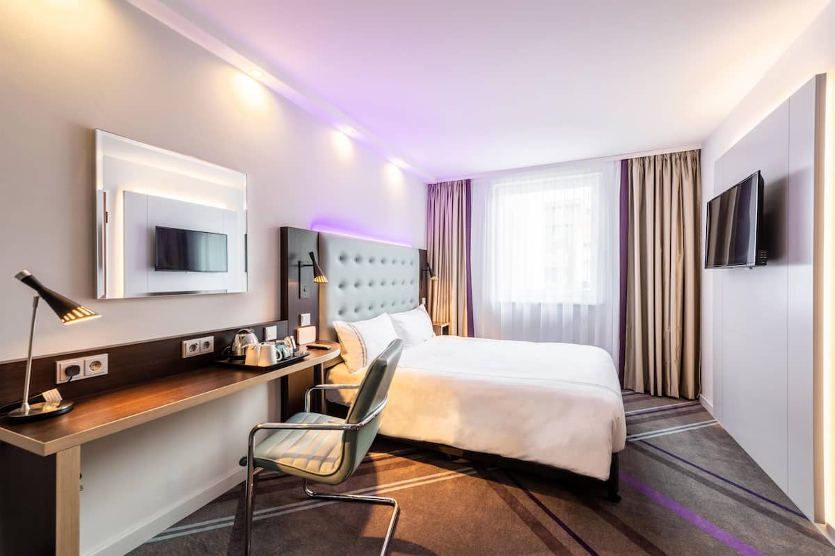 Double Room, Roll-in Shower | Soundproofing, free WiFi