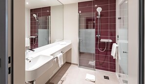 Double Room, Roll-in Shower | Accessible bathroom