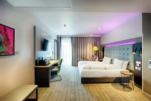 Double Room, Mobility Accessible (Barrier Free Room) | Soundproofing, free WiFi, bed sheets - Premier Inn Düsseldorf City Friedrichstadt (Düsseldorf)