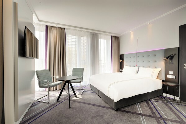 Double Room, Mobility Accessible (Barrier Free Room) | Soundproofing, WiFi, bed sheets - Premier Inn Berlin Alexanderplatz (Berlin)