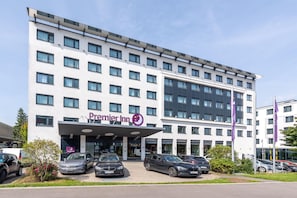 Exterior - Premier Inn Stuttgart Airport (Leinfelden-Echterdingen)