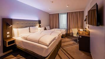 Standard Quadruple Room | Soundproofing, iron/ironing board, free WiFi