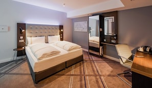 Double Room, Mobility Accessible (Barrier Free Room) | Soundproofing, iron/ironing board, free WiFi, bed sheets - Premier Inn Stuttgart Feuerbach (Stuttgart)