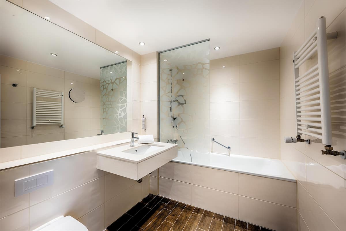 Quadruple Room | Bathroom