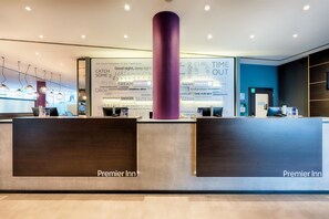 Reception - Premier Inn Stuttgart Bad Cannstatt (Stuttgart)