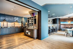 Daily buffet breakfast (EUR 17.9 per person)