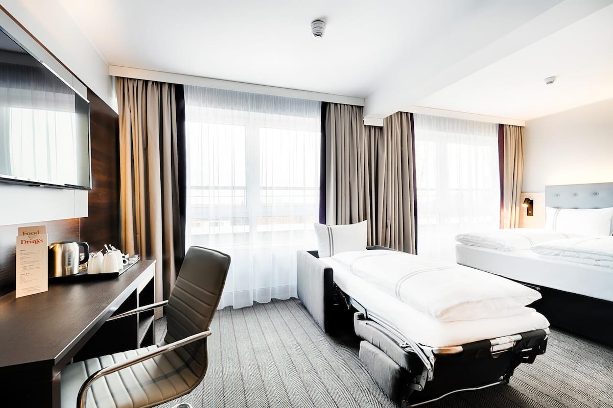 Quarto triplo standard | Quartos à prova de som, Wi-Fi de cortesia