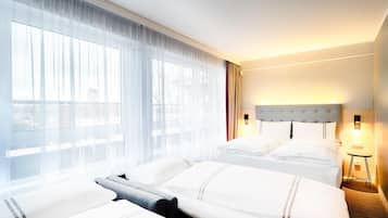 Standard Quadruple Room | Soundproofing, free WiFi, bed sheets