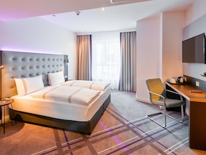 Chambre avec lits jumeaux, douche accessible en fauteuil roulant