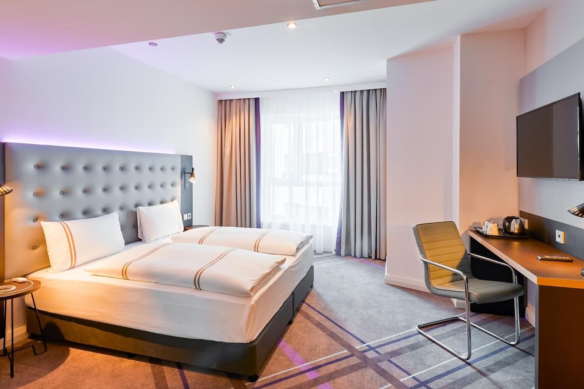 Twin Room, Roll-in Shower | Soundproofing, free WiFi