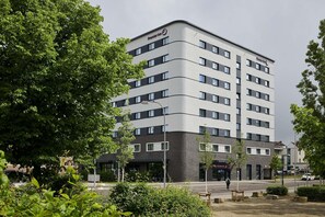 Exterior - Premier Inn Saarbrücken City Congresshalle (Saarbrücken)