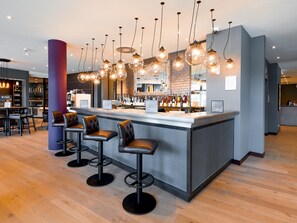 Bar (on property) - Premier Inn Saarbrücken City Congresshalle (Saarbrücken)