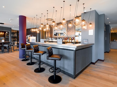 Bar (on property). Premier Inn Saarbrücken City Congresshalle