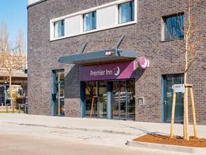 Exterior - Premier Inn Saarbrücken City Congresshalle (Saarbrücken)