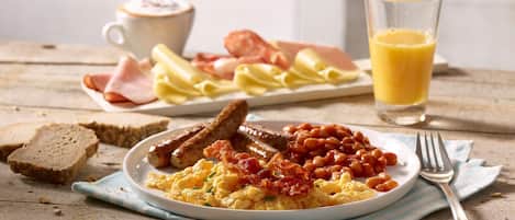 Daily buffet breakfast (EUR 17.9 per person)
