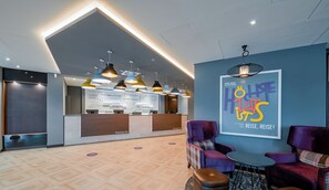 Reception hall - Premier Inn Stuttgart City Europaviertel (Stuttgart)