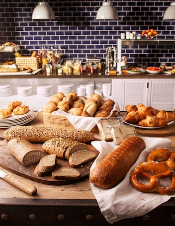 Daily buffet breakfast (EUR 17.9 per person)