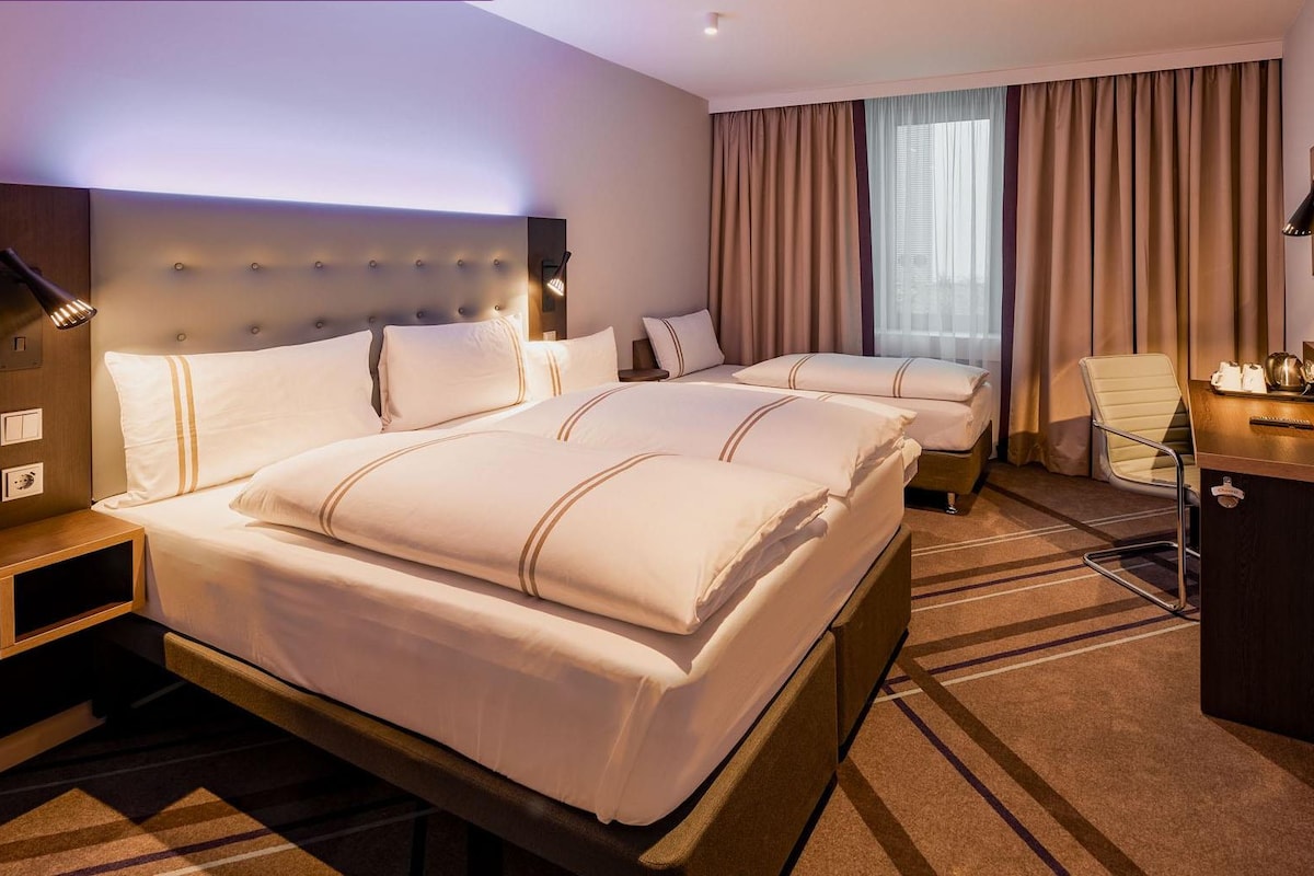 Standard Quadruple Room | Soundproofing, iron/ironing board, WiFi (free), bed sheets