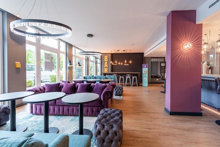 Lobby. Premier Inn München Airport Ost
