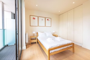 2 bedrooms, iron/ironing board, free WiFi