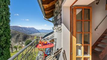 Familienapartment, Mehrere Schlafzimmer, 2 Bäder, Bergseite (Mille Colline la Casa 2) | Balkon