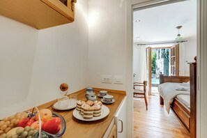 FamiljelÀgenhet - flera sovrum - 2 badrum - intill bergen (Mille Colline la Casa 2) | 2 sovrum och sÀngklÀder