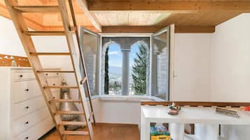 Honeymoon Chalet, Multiple Bedrooms, Mountainside (Mille Colline la Torre) | Interior