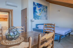 1 soverom, strykejern/-brett, wi-fi (inkludert) og sengetøy