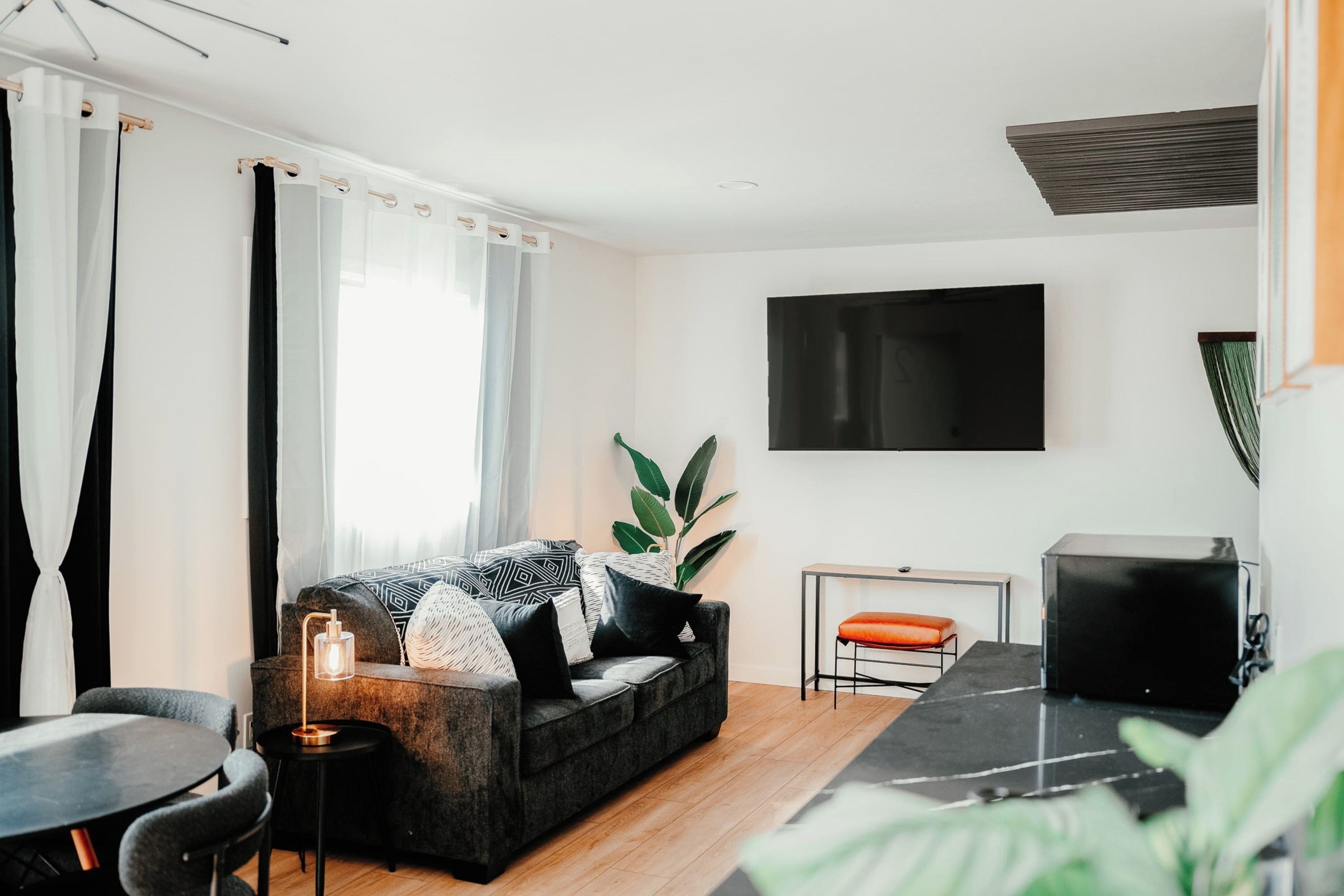 King Suite | Living area