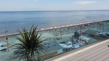 Deluxe Penthouse, Sea View | Terrace/patio