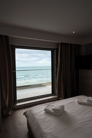 Cortinas blackout y sistema de insonorización 