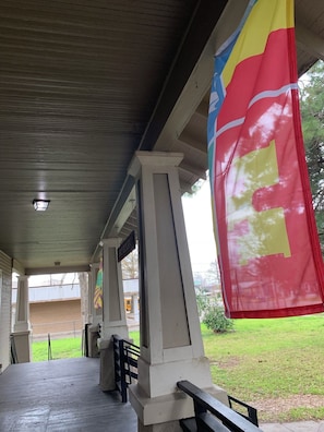 Exterior detail - Downtown Historic home steps away from Festival International (Lafayette)