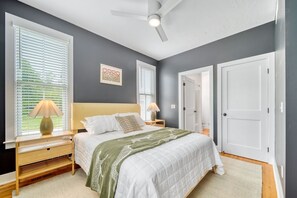 4 chambres, fer et planche à repasser, accès au Wi-Fi (inclus)