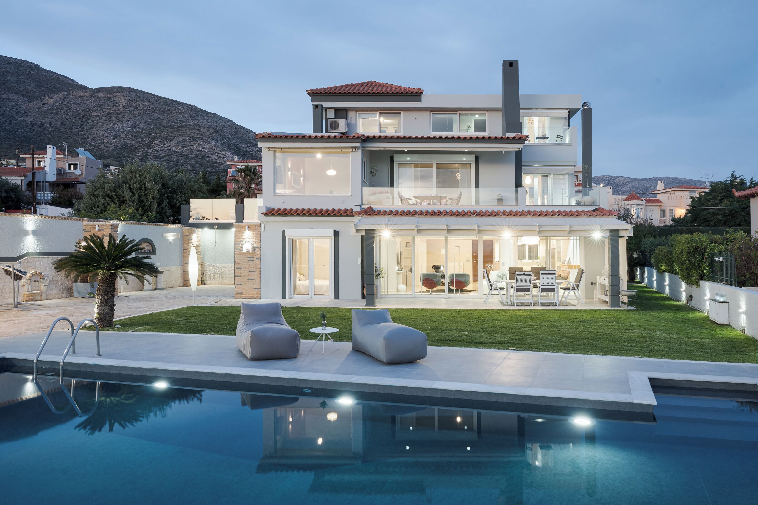 季節限定屋外プール、サンラウンジャー