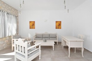 House - Happy 2-bedroom sea View House Pool Jacuzzi (Paros)