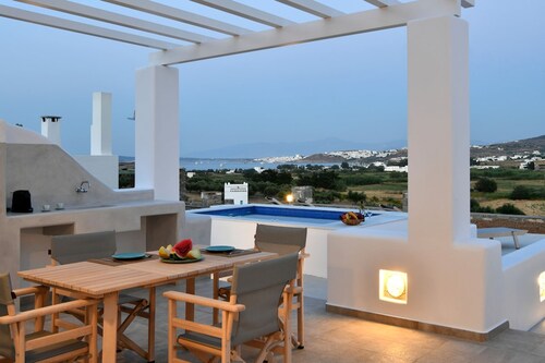 Happy 2-bedroom sea View House Pool Jacuzzi