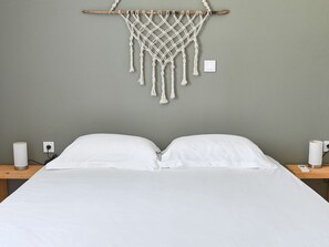 2 bedrooms, soundproofing - Maria Seaview Villa Near Naousa (Paros)