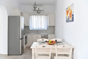 House | 1 bedroom - Happy sea View House for 2 With Jacuzzi Pool (Paros)