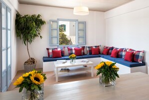 Apartment | 3 bedrooms, desk