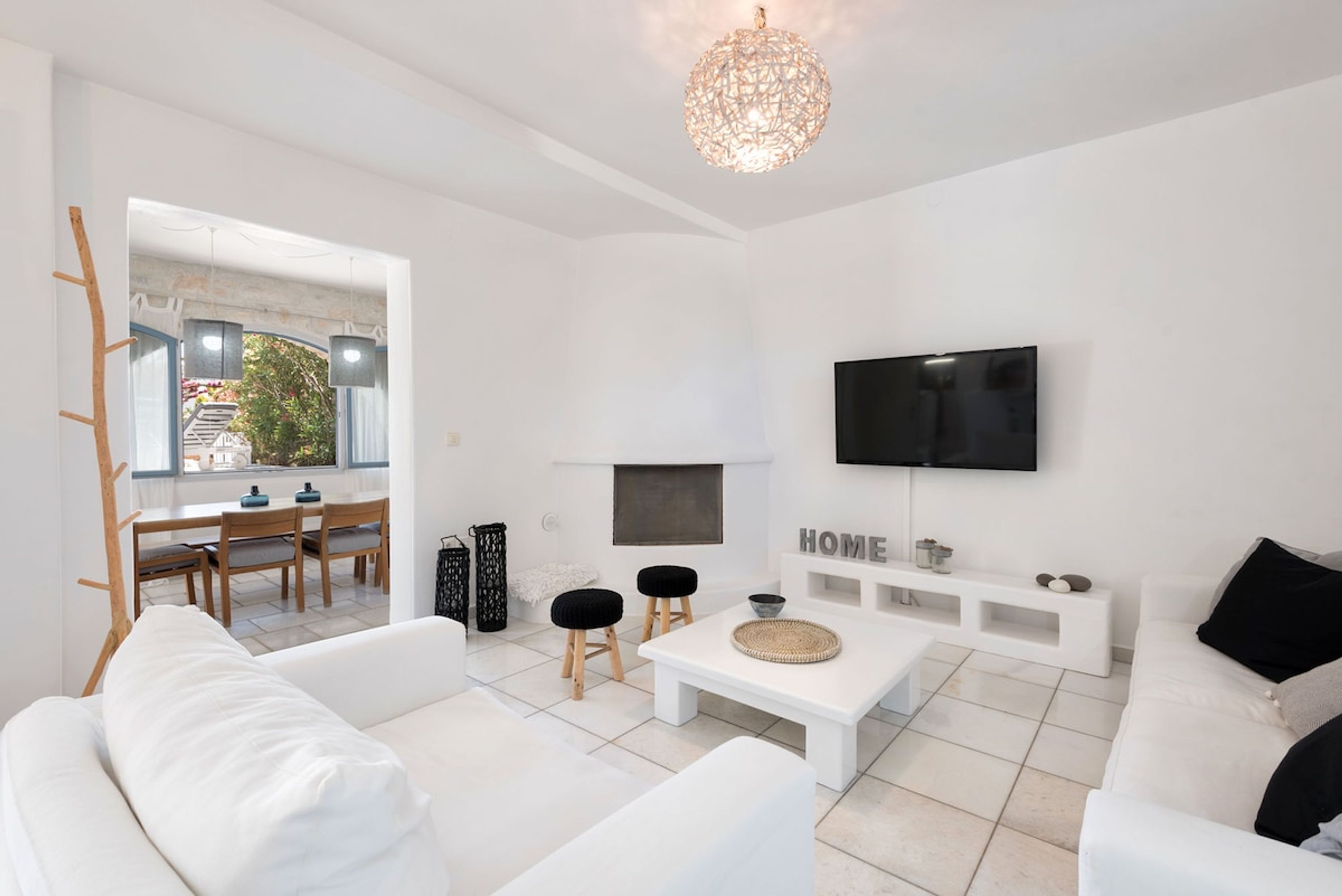 Villa | 3 camere, una scrivania