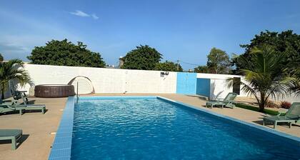 Hôte Bel Blanch : Anodi room in a tropical setting