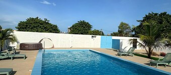 Hôte Bel Blanch : Anodi room in a tropical setting