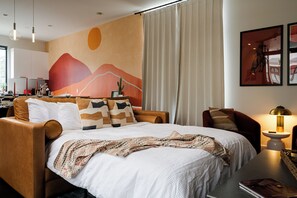 3 bedrooms, desk, iron/ironing board, travel cot