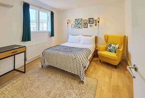 2 多间卧室、熨斗/熨衣板、WiFi、床单