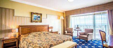 Dobbeltrom – deluxe, balkong, sjøutsikt | Skrivebord, skrivebord for bærbar PC og wi-fi (inkludert)