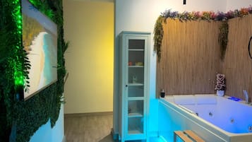 Suite Présidentielle | Bain à remous privé